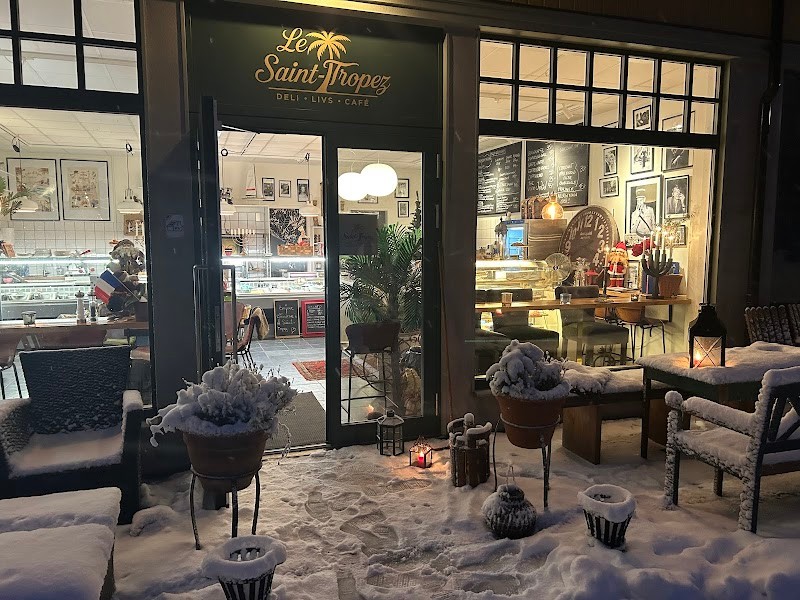 Le Saint Tropez — butik och café med italiensk och fransk touch