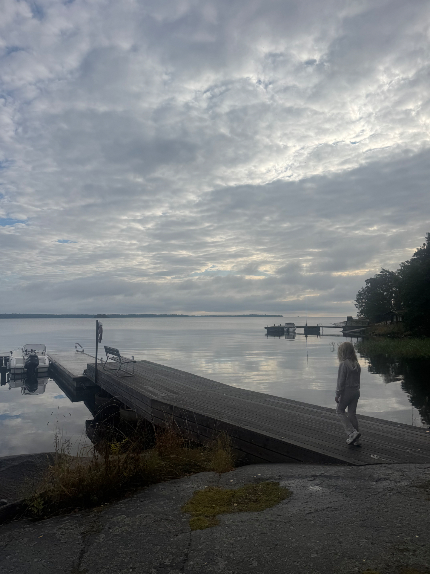 Bryggan en lugn morgon på Blidö